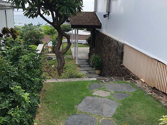 Private entry walkway