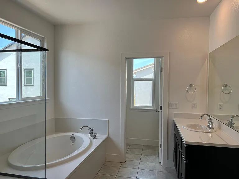 3512 Jeffrey Pine Ln — Photo 2
