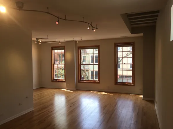 3259 N Seminary Ave #2, Chicago, IL 60657