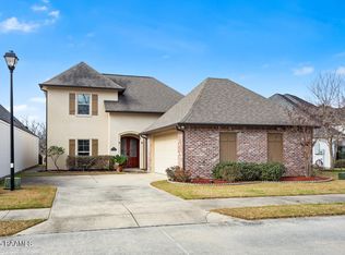 8272 Valencia Ct, Baton Rouge, LA 70820