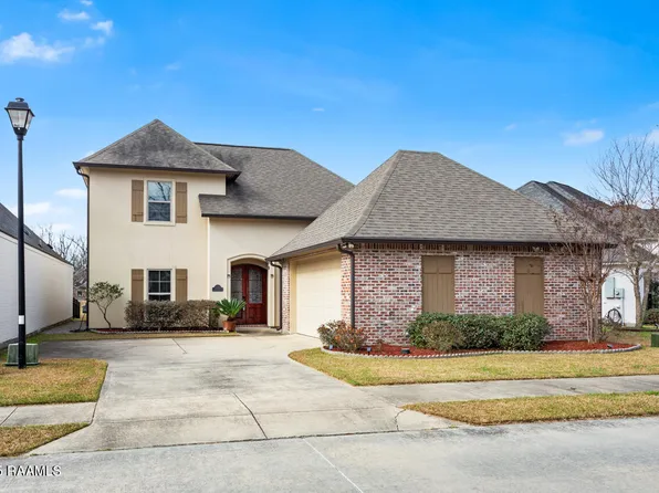 8272 Valencia Ct, Baton Rouge, LA 70820