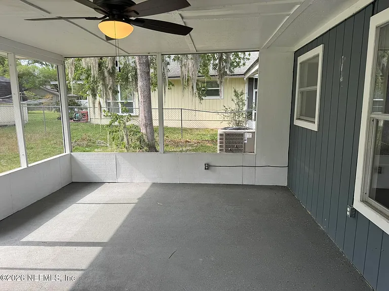 2120 Blair Rd S — Photo 36