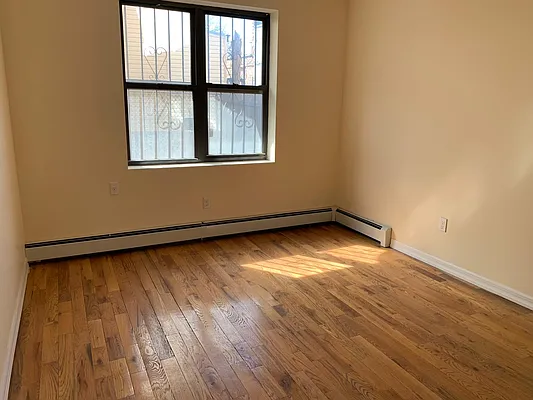 Rented by Premier Metro Realty Corp | media 38