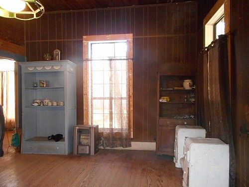 4th image of 1809 W Kaufman St