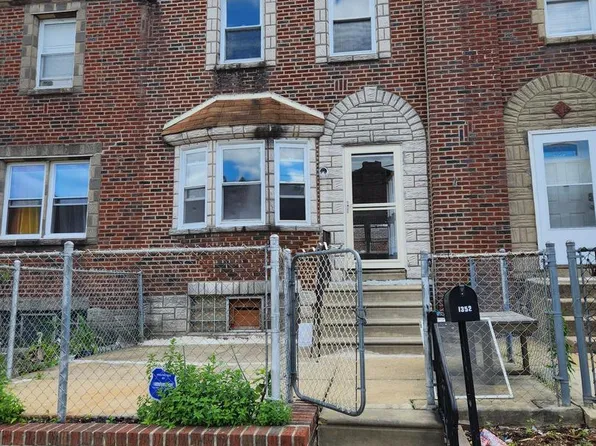 1352 Fanshawe St, Philadelphia, PA 19111