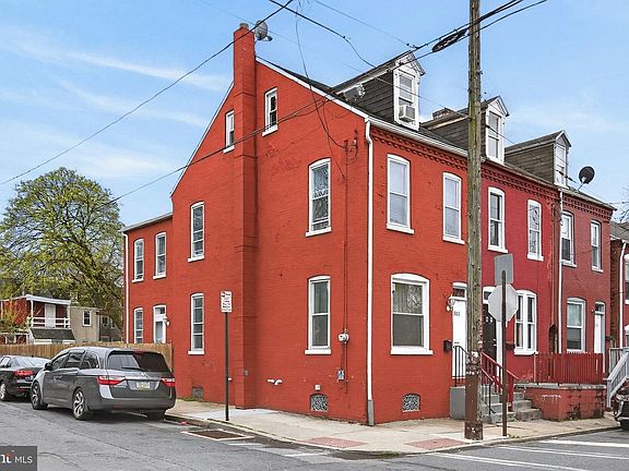 2nd image of 501 Green St
