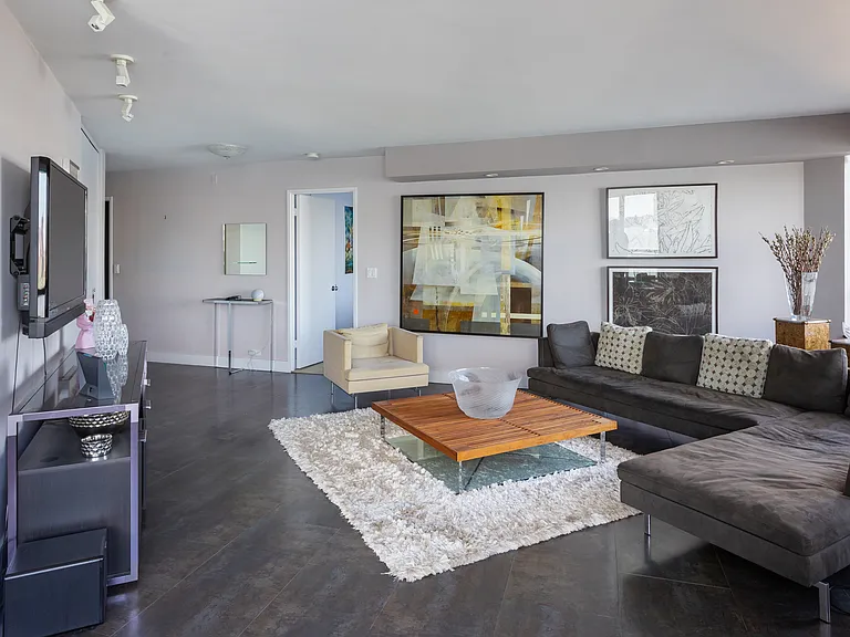 630 1st Ave #15C — Photo 3