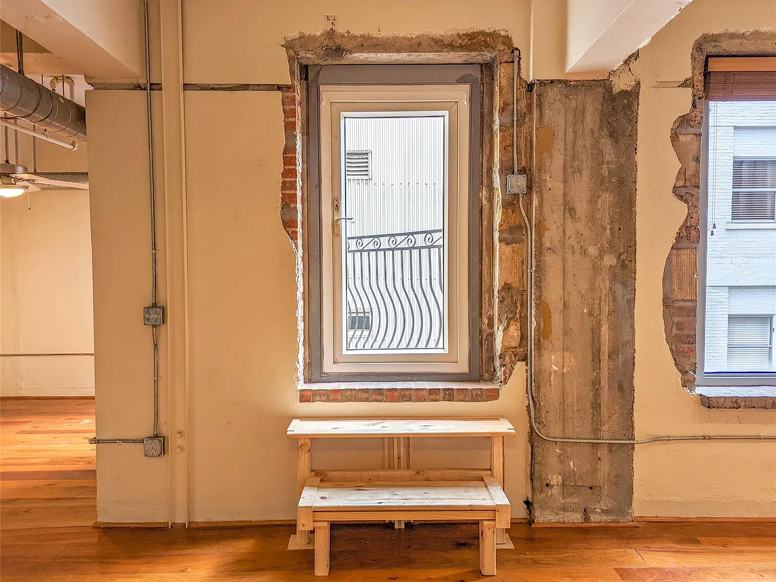 1 bed, 1.0 bath, 1000 sqft, $2,200 — Photo 3