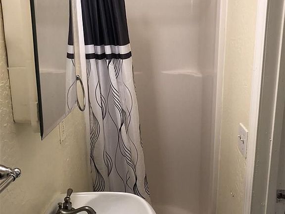 3rd image of 532 S 26th Ave APT 3