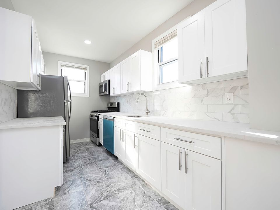 1st image of 202-14 116th Ave #A