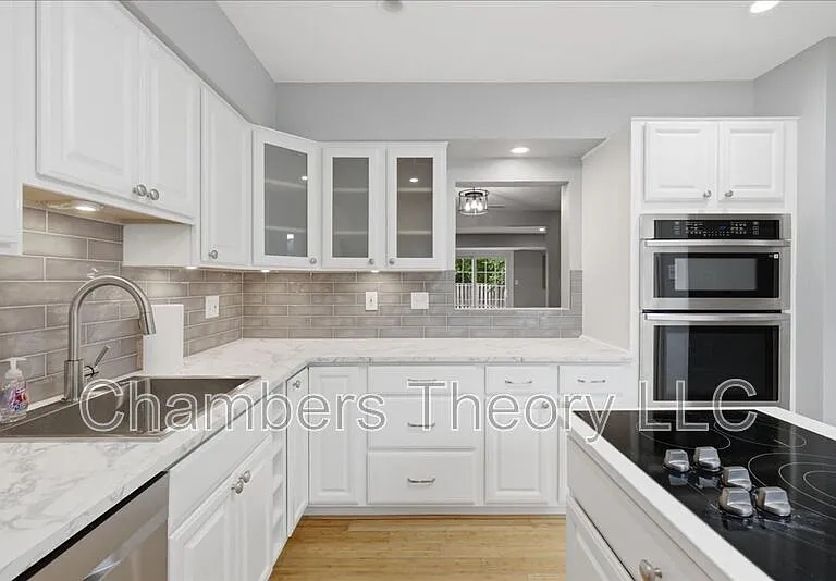 5713 Independence Cir — Photo 27