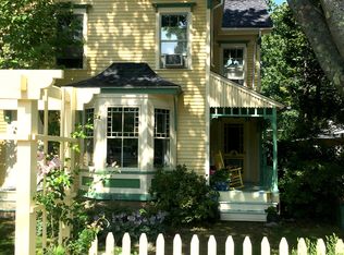 13 Mountain St, Camden, ME 04843