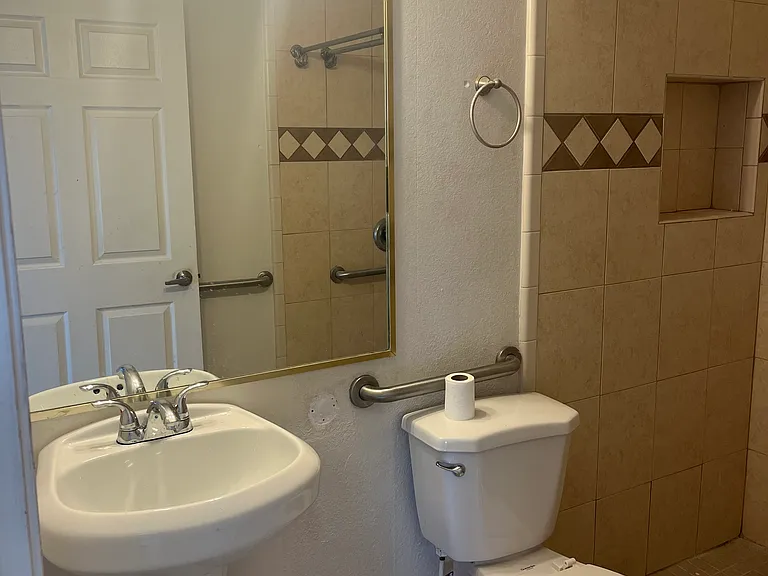 405 S Tio Ave — Photo 20