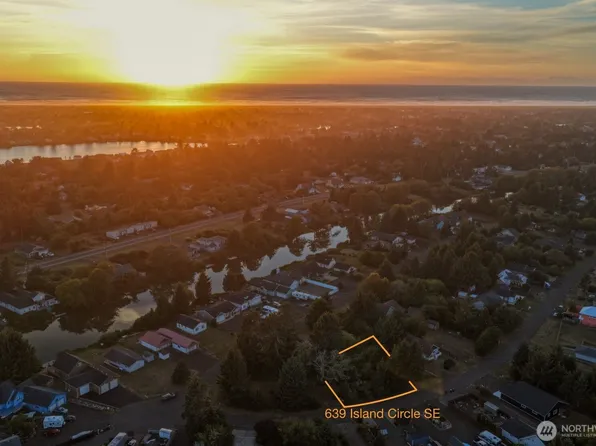 668 Island Circle SE, Ocean Shores, WA 98569