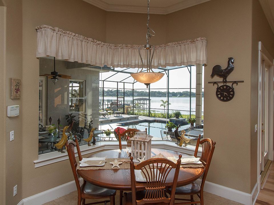 breakfast nook