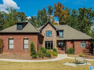 1511 Crown Point Dr, Mount Olive, AL 35117