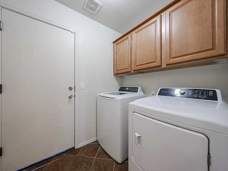 3402 S 82nd Ln — Photo 10