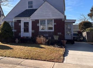 82-18 258th St #A, Glen Oaks, NY