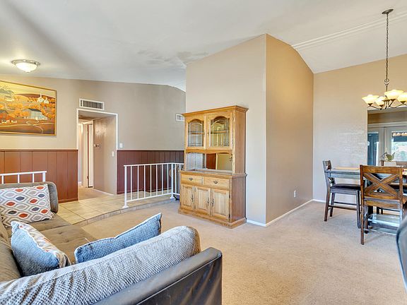 5th image of 2031 W Meadow Dr