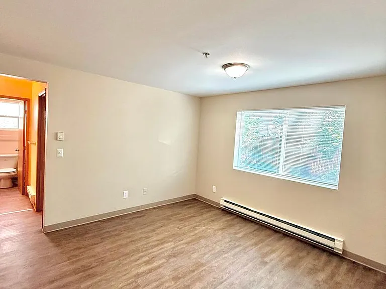 Montlake Villas — Photo 3
