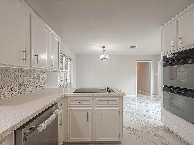 10811 Villa Lea Ln — Photo 11