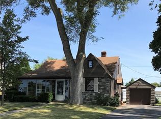 30 Idyllwood Ln, Rochester, NY 14617