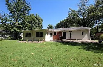 831 Wenneker Dr — Photo 2