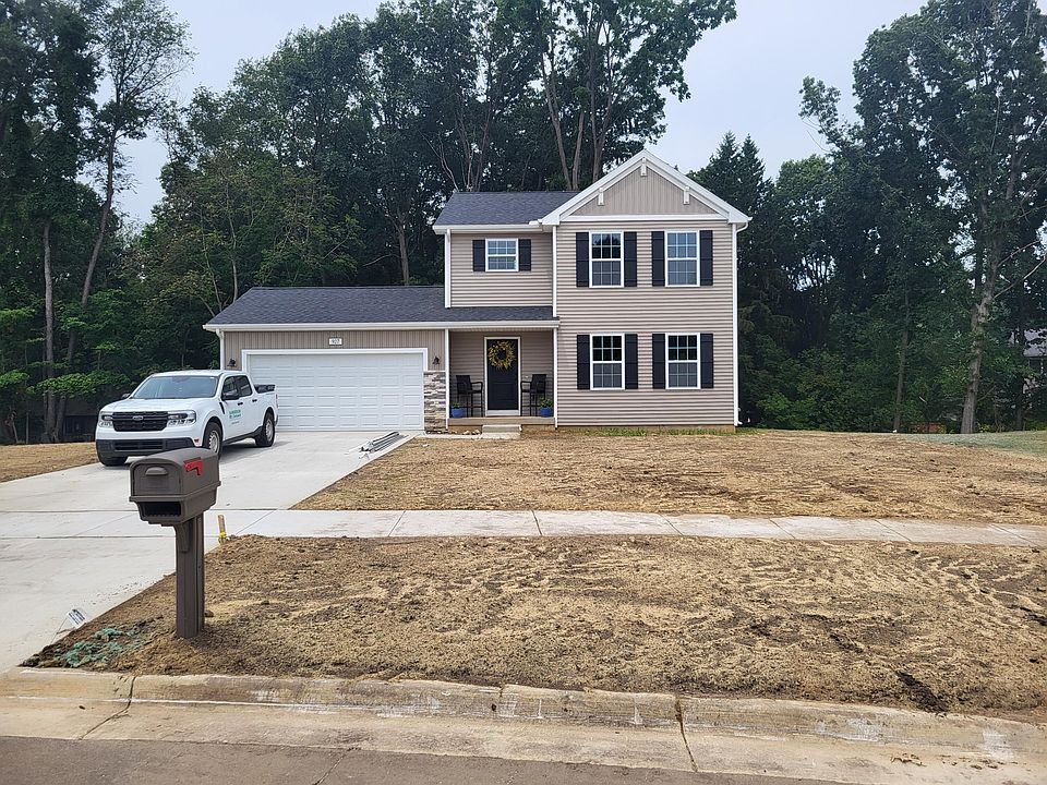 1st image of 927 Forest St
