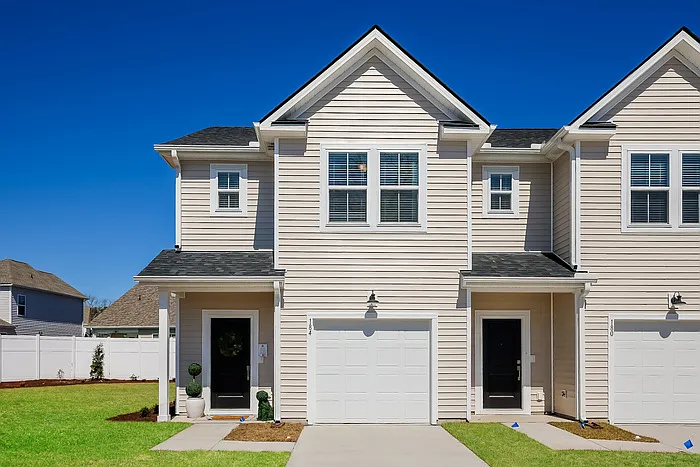 3 bed, 2.5 bath, 1137 sqft, $1,995 — Photo 2