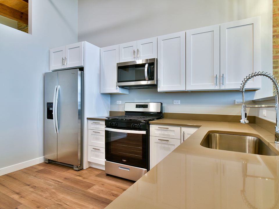 1st image of 604-11 E Illinois St