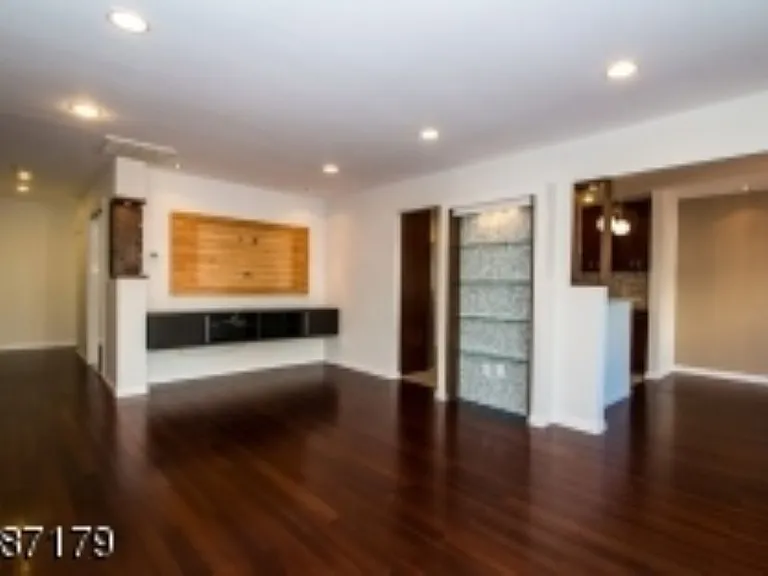 22 Frankie Ln — Photo 5