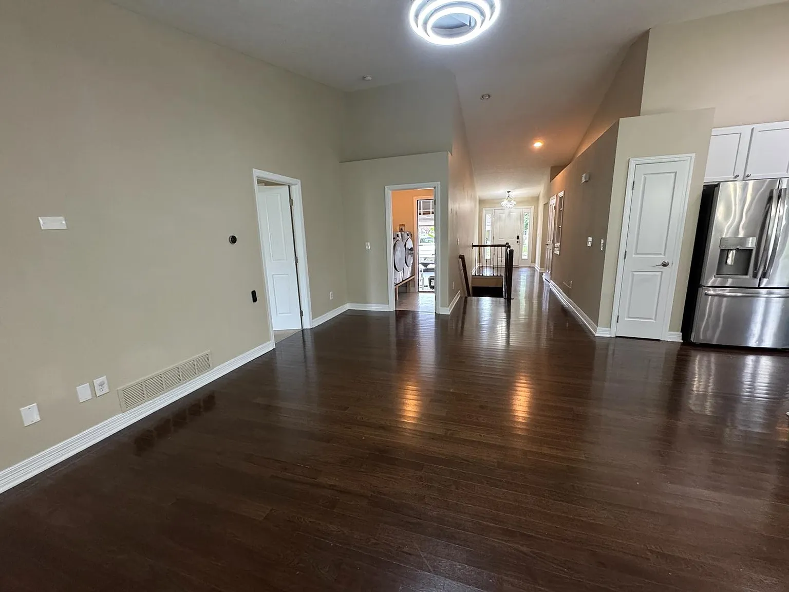 4 bed, 3076 sqft, $3,299 — Photo 3