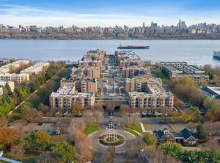 502 Franklin Ct, Edgewater, NJ 07020