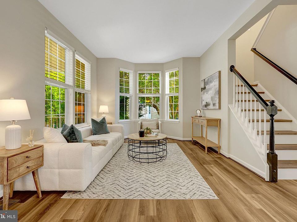 1st image of 42985 Chesterton St