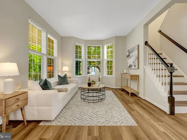 42985 Chesterton St, Ashburn, VA 20147