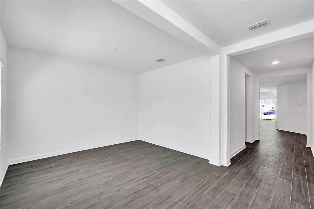 4 bed, 3.5 bath, 2911 sqft, $3,100 — Photo 3