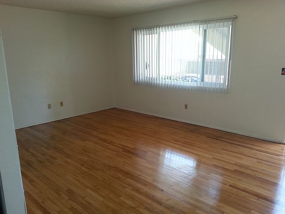 2nd image of 4415 Rosebud Ln APT H
