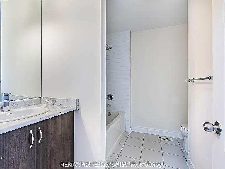 27 Lady Evelyn Cres — Photo 34