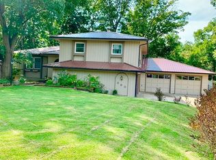 860 N Whitetail Cir, Mount Zion, IL 62549