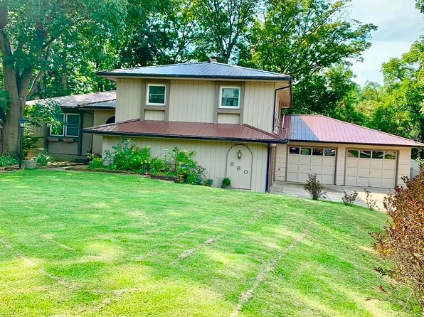 860 N Whitetail Cir, Mount Zion, IL 62549
