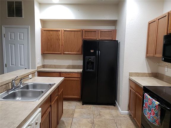 3rd image of 2927 Ashland Ln S