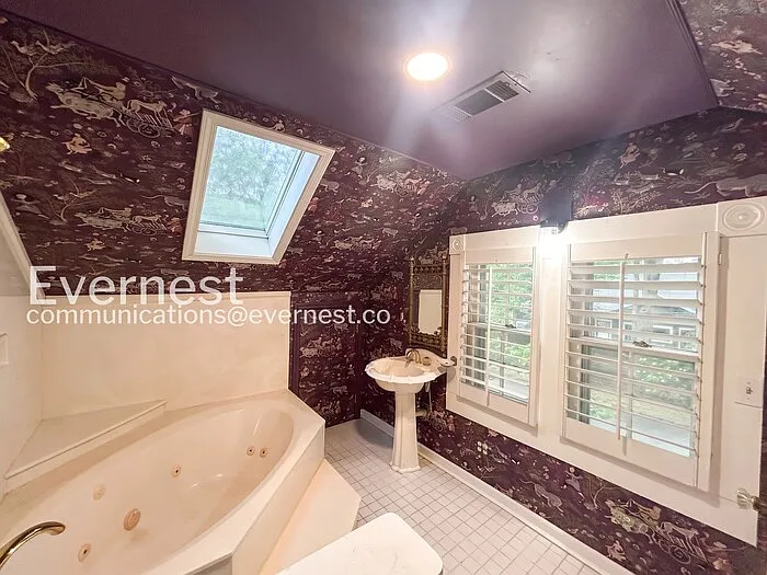 756 S Willett St — Photo 11