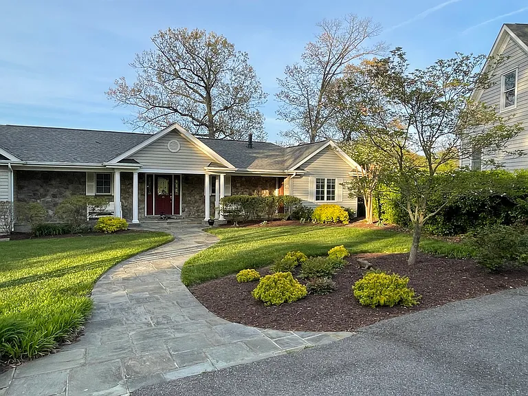 Larkington Dr — Photo 41