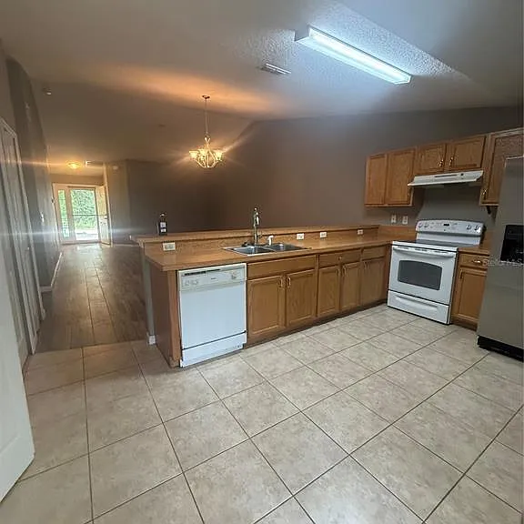49 Providence Ln #B — Photo 6