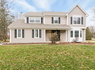 9831 N Hunters Ln, Spring Grove, IL 60081