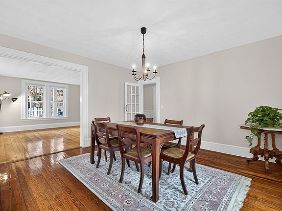 4th image of 146 Poplar St