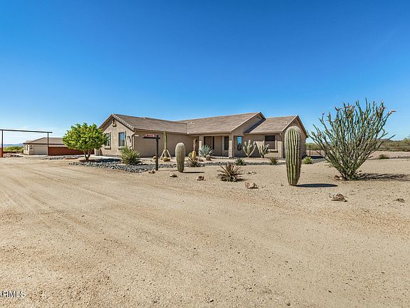 3rd image of 39730 N NEW RIVER Road