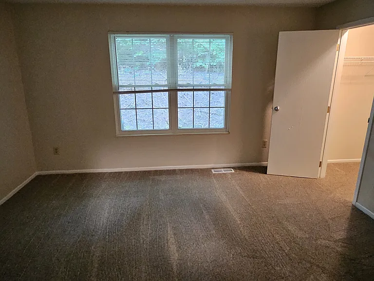 1150 Witt Rd — Photo 10