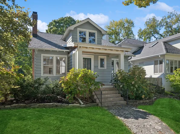 1617 Spencer Ave, Wilmette, IL 60091