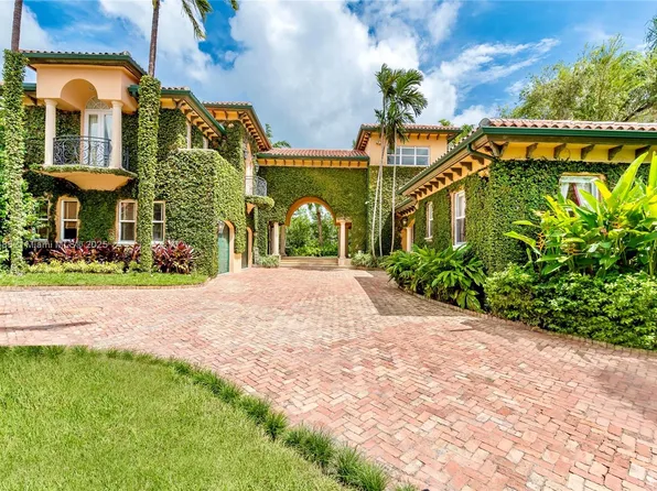 104 Paloma Dr, Coral Gables, FL 33143